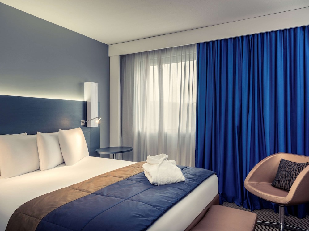 Mercure Paris Massy Gare TGV 20/76