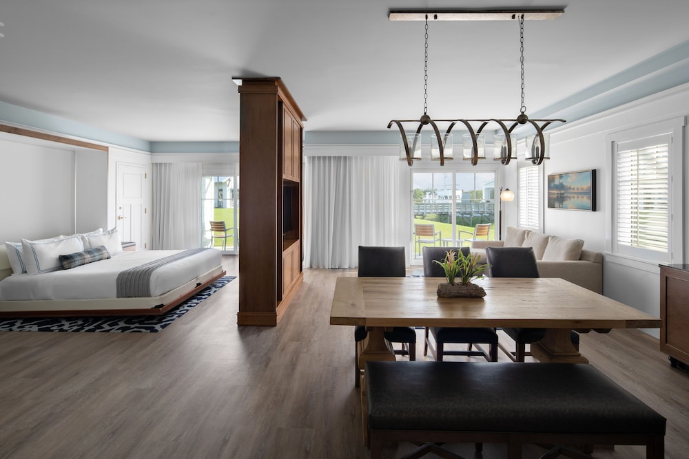 Beaufort Hotel NC 24/48