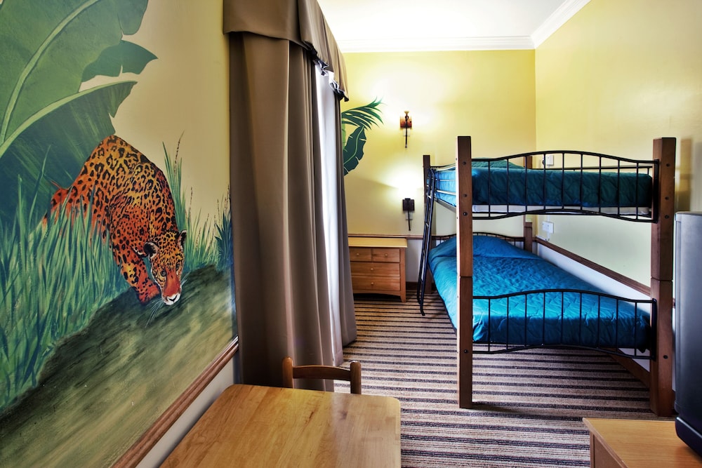 swimming pool spa