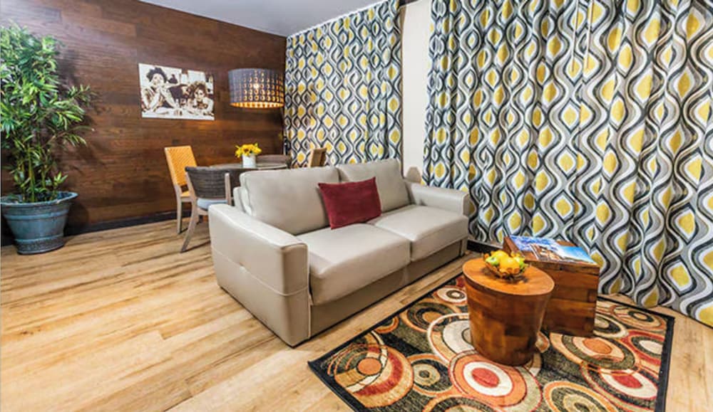 Metropole Suites South Beach 67/77