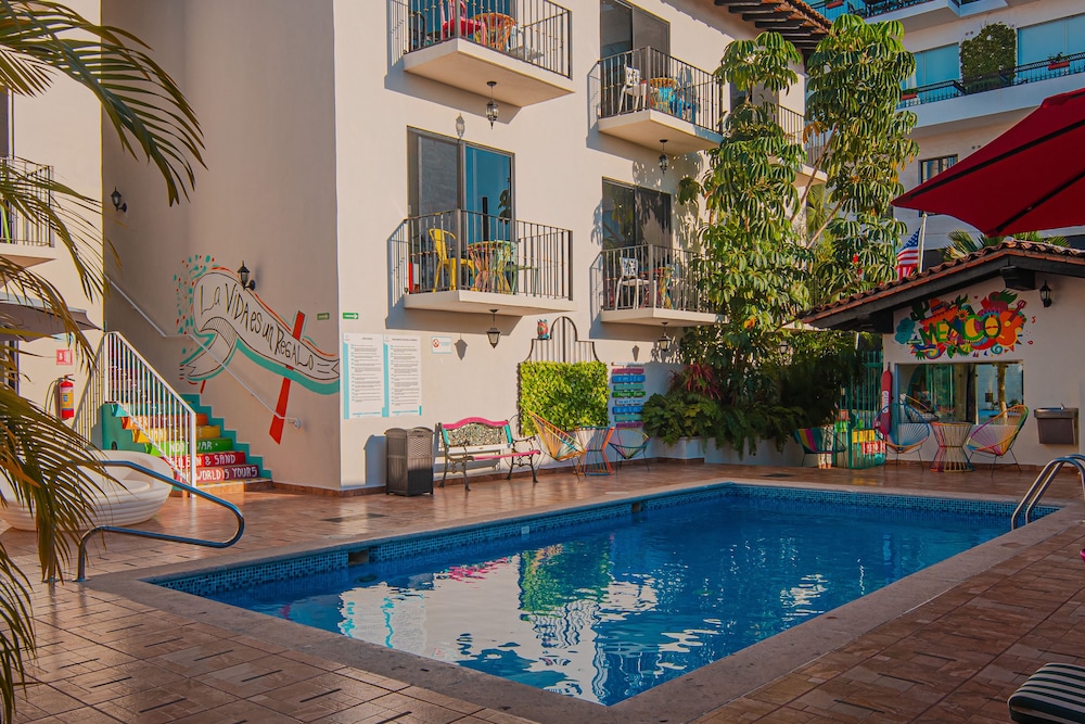 Vallarta Sun Hotel 6/50