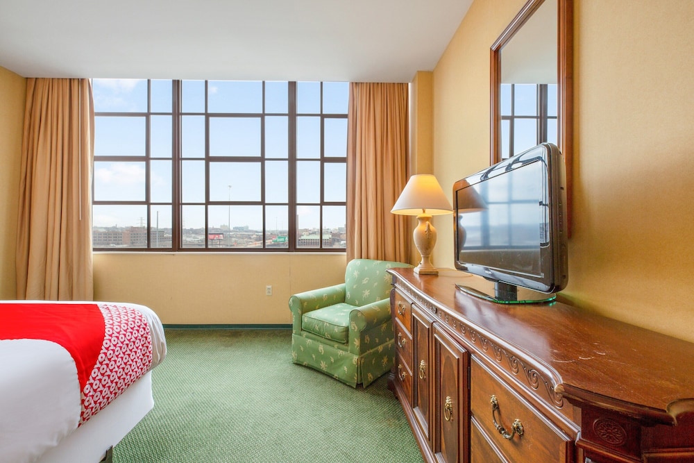 OYO Hotel St Louis Downtown City Center MO 20/22