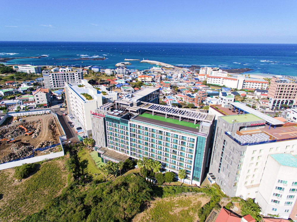 Ramada by Wyndham Jeju Hamdeok 4/70