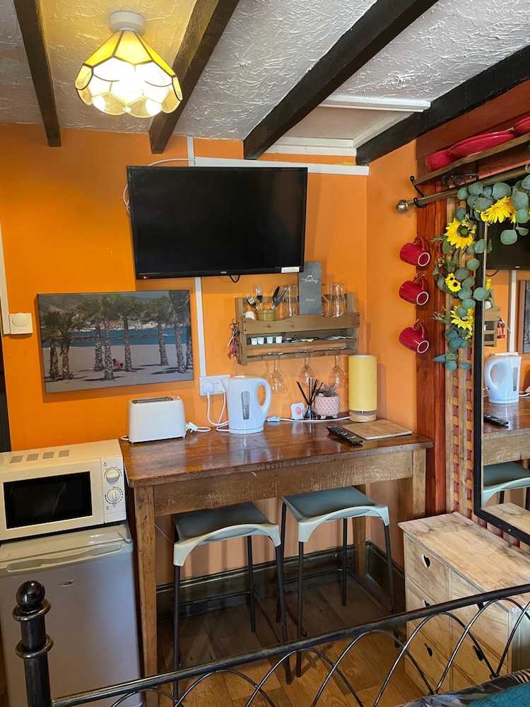 OYO Yarm Cottages 49/64