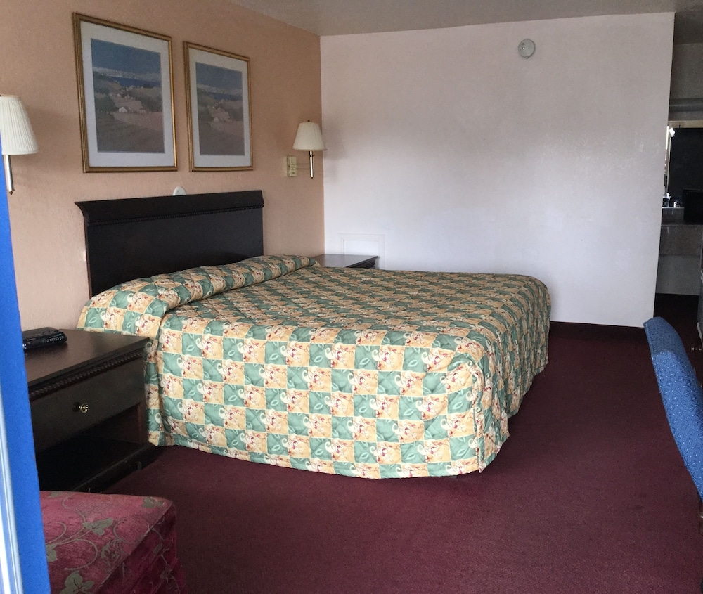 Belmont Inn Suites 12/22