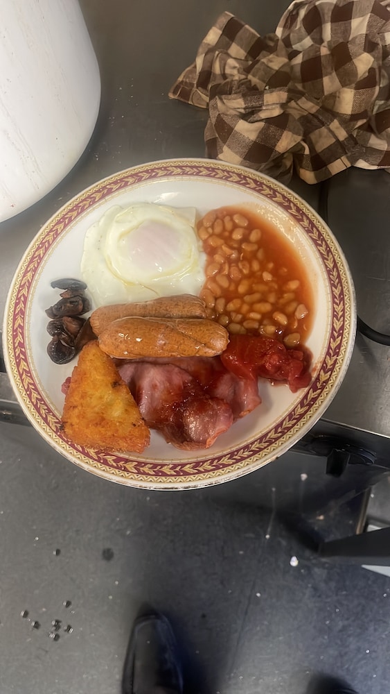The Hawkes Hotel 28/56