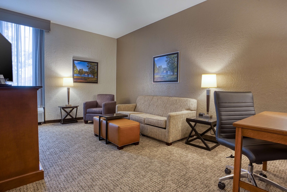 Drury Inn and Suites St Louis Fairview Heights 36/50