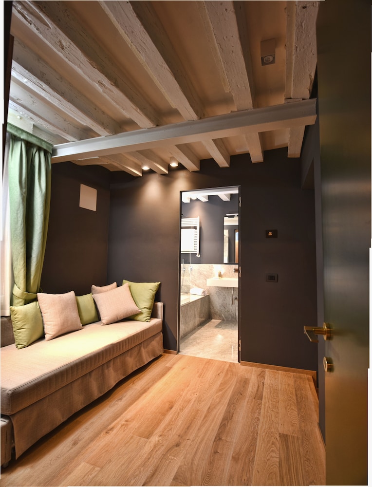 Hotel Maison Ducal 22/30