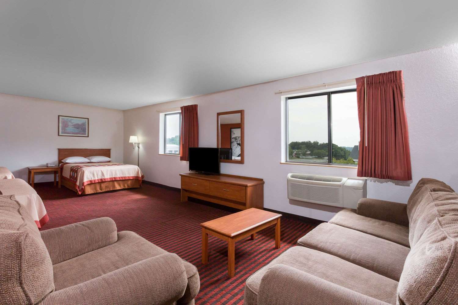 Super 8 by Wyndham Dumfries/Quantico 12/24