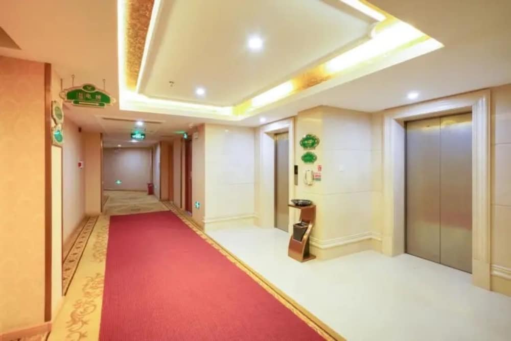 Vienna Hotel (Guilin Jichang Road Rongshan) 10/40