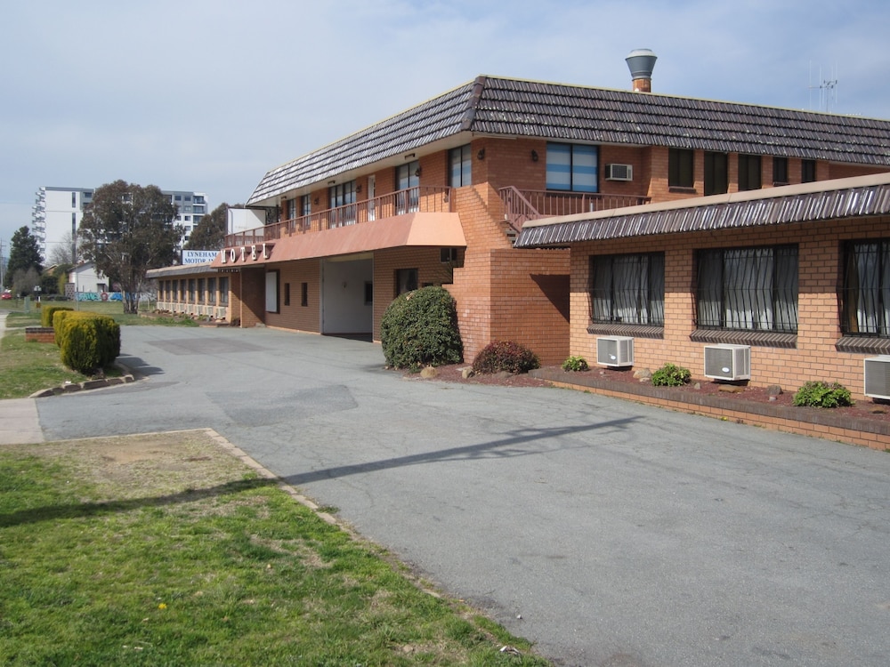 Canberra Lyneham Motor Inn 8/48