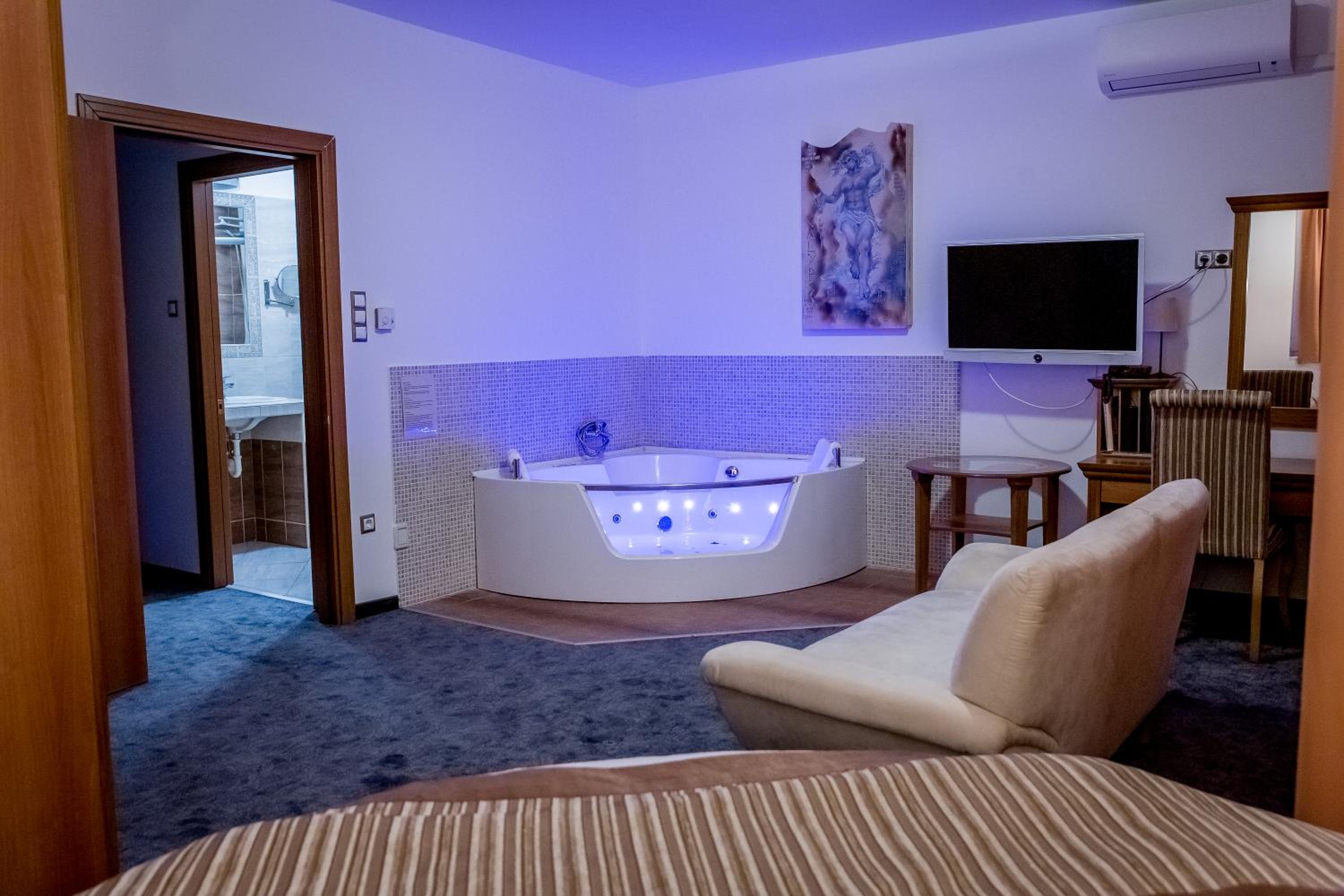 Aphrodite Hotel 39/50