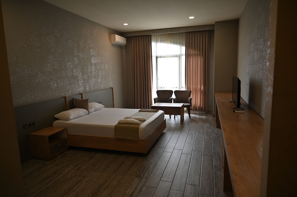 Agora Suites 14/67