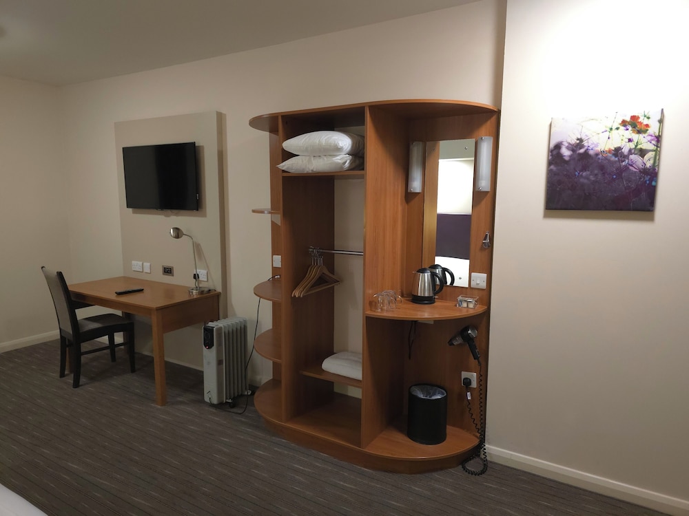 Premier Inn Bournemouth East Lynton Crt 43/54