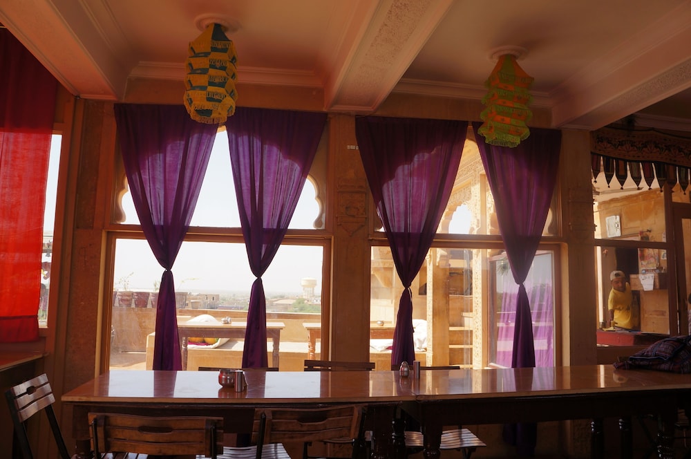 Hotel Shahi Palace 3/63