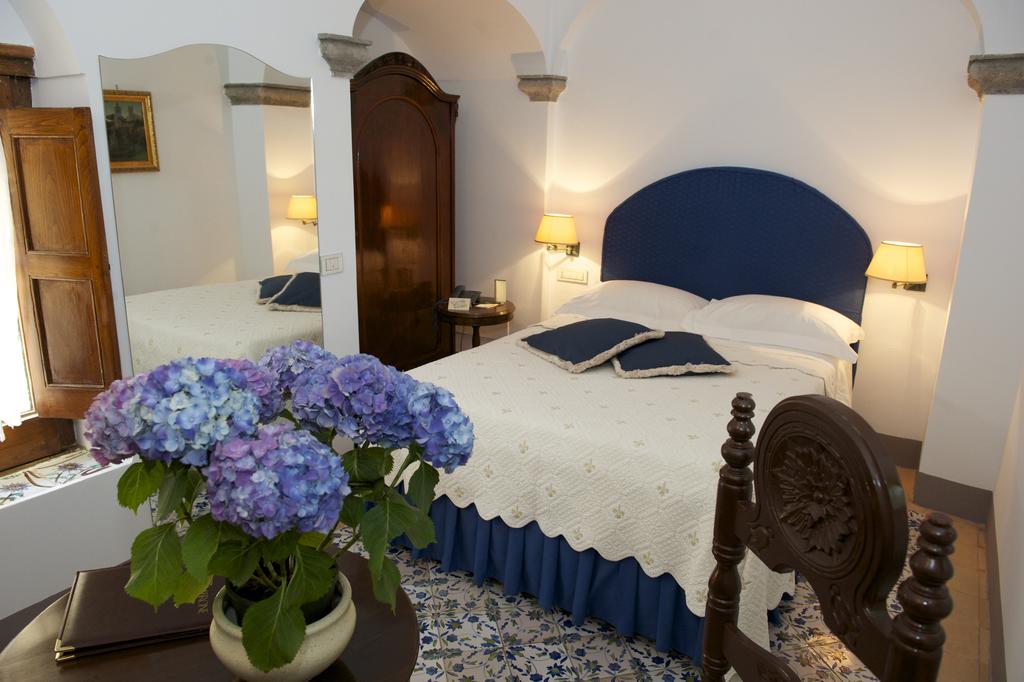 Classic, Double or Twin Bed