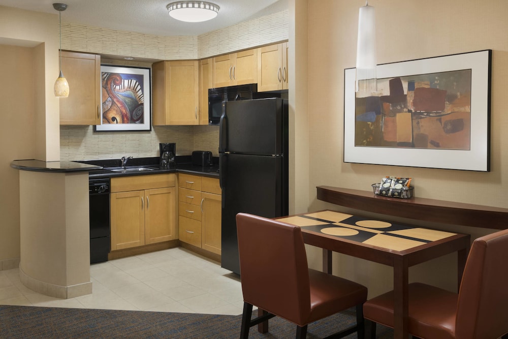 Residence Inn by Marriott Toronto Downtown/Entertainment District 20/26