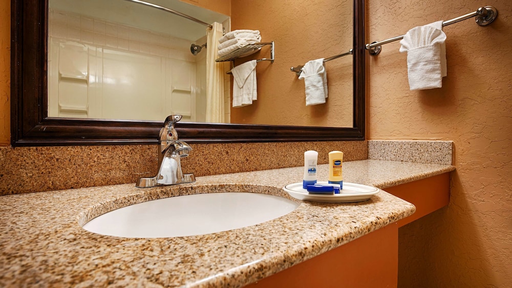 Best Western Red Carpet Inn 18/28