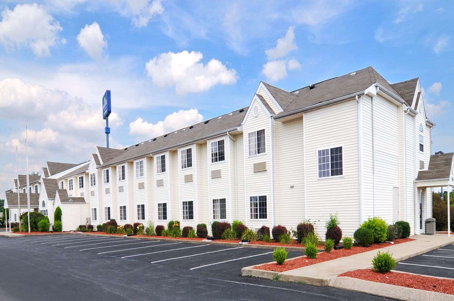 Microtel Inn And Suites Clarksville 28/30