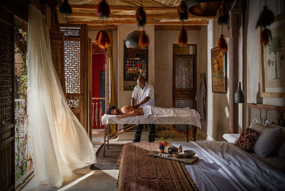Riad Kbour & Chou 37/50