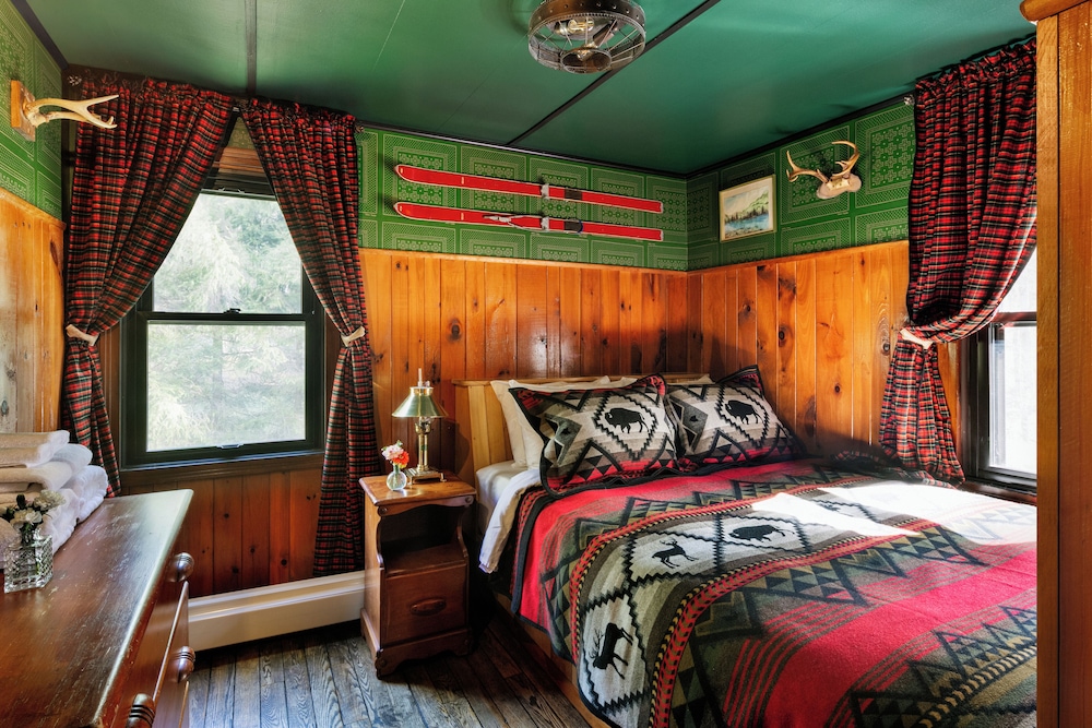 Urban Cowboy Lodge - Catskills 25/60