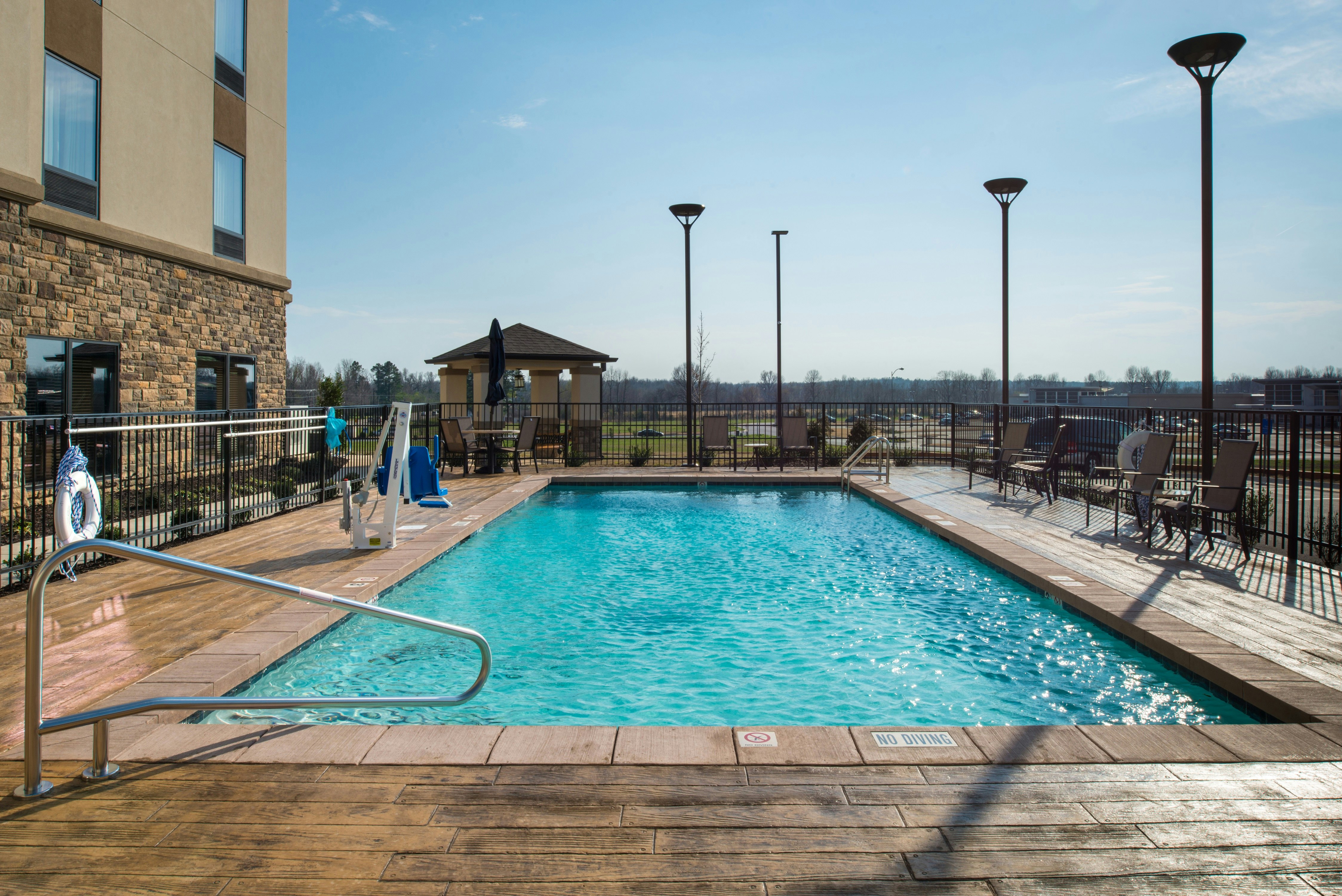 HAMPTON INN PARAGOULD 21/40