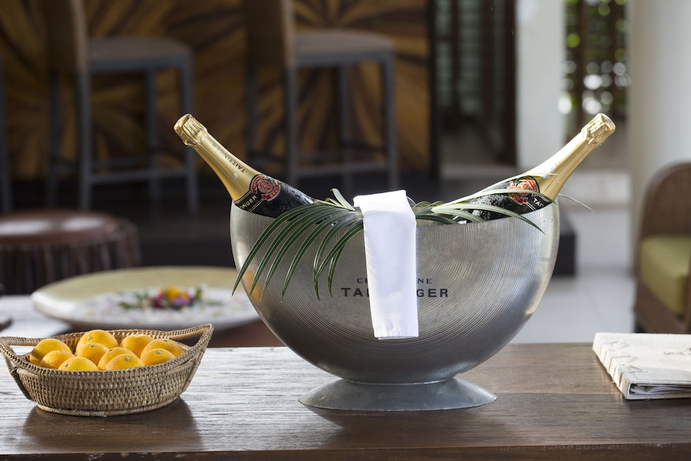 Dhevatara Beach Hotel And Spa 32/36