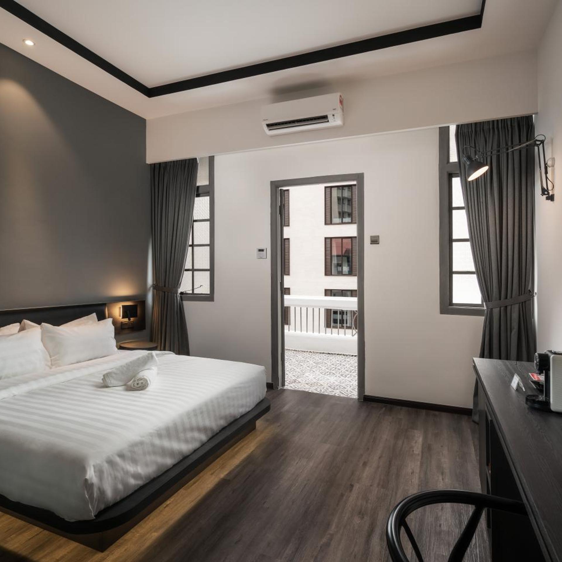 Deluxe, Double Bed, Balcony, Bathtub