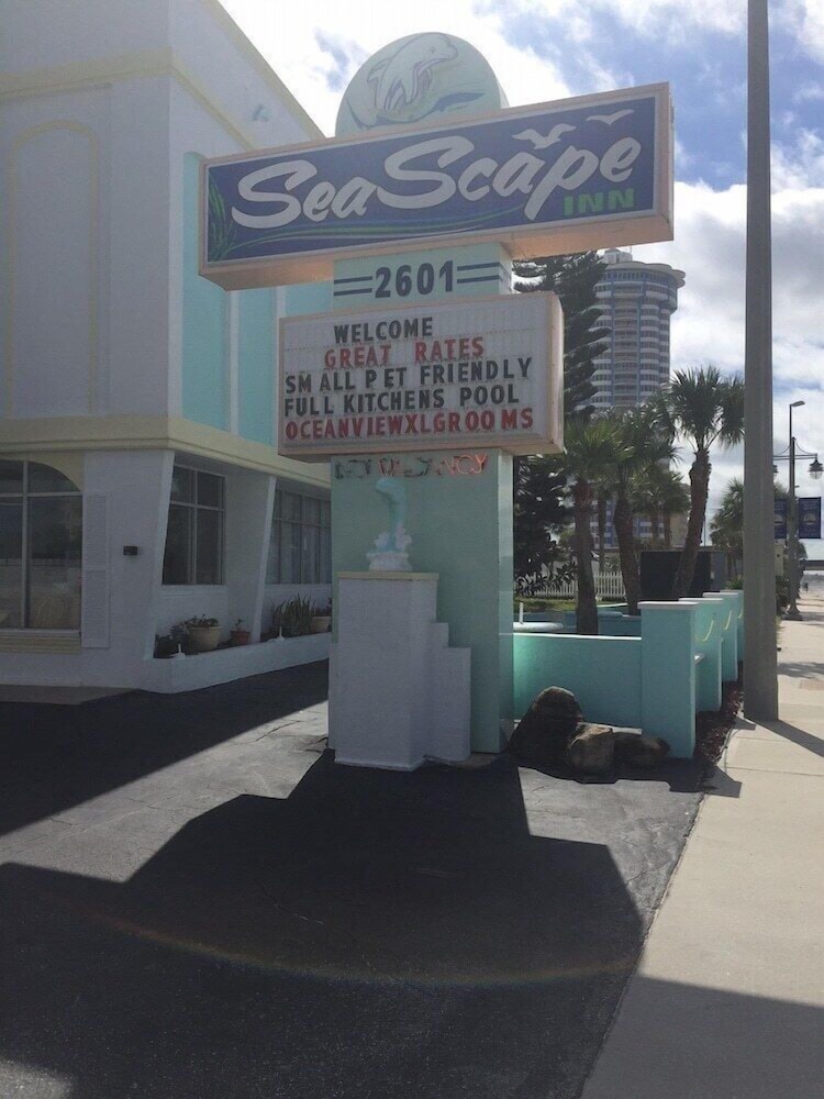 The Seascape Inn 9/53