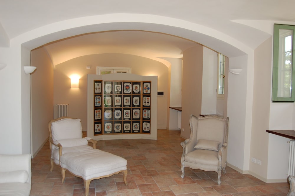 Le Serre Suites and Apartments 26/34