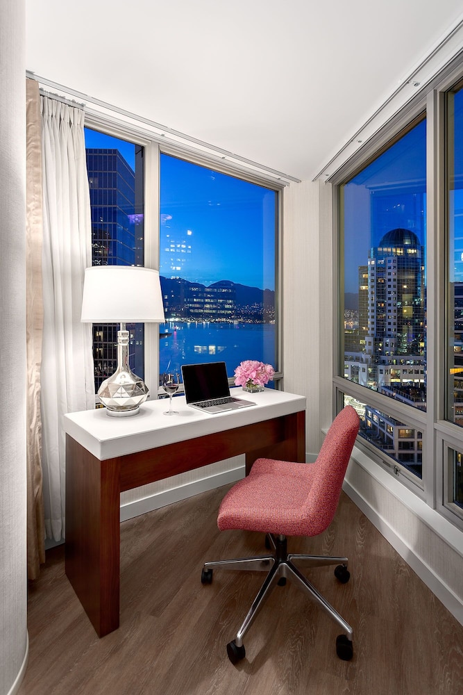 Auberge Vancouver Hotel 25/28