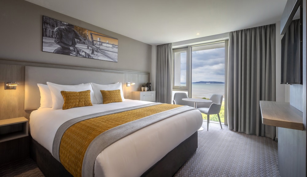 EXECUTIVE, KING BED, SEA VIEW