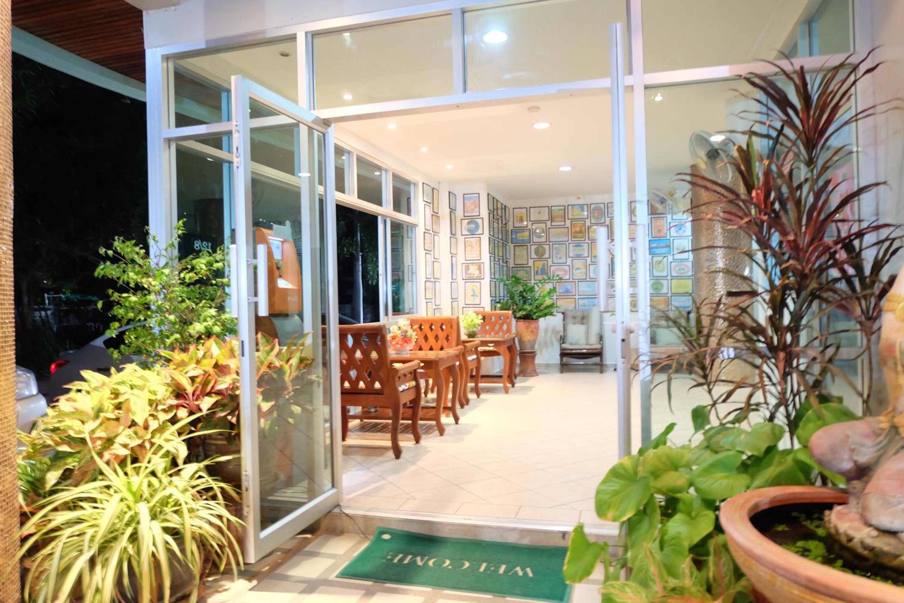 Lomsabai Apartments 8/79