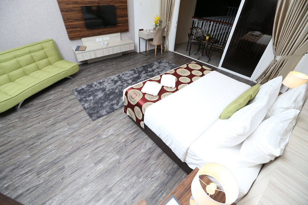 Amerald Resort Hotel 17/35