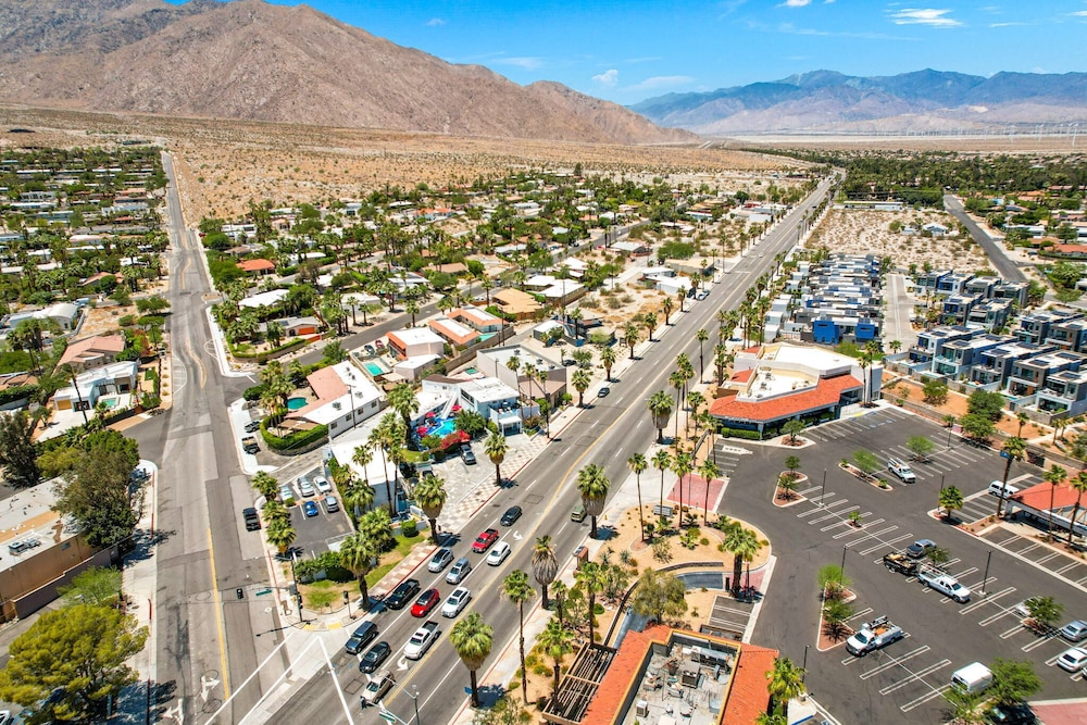 Inn at Palm Springs 62/69