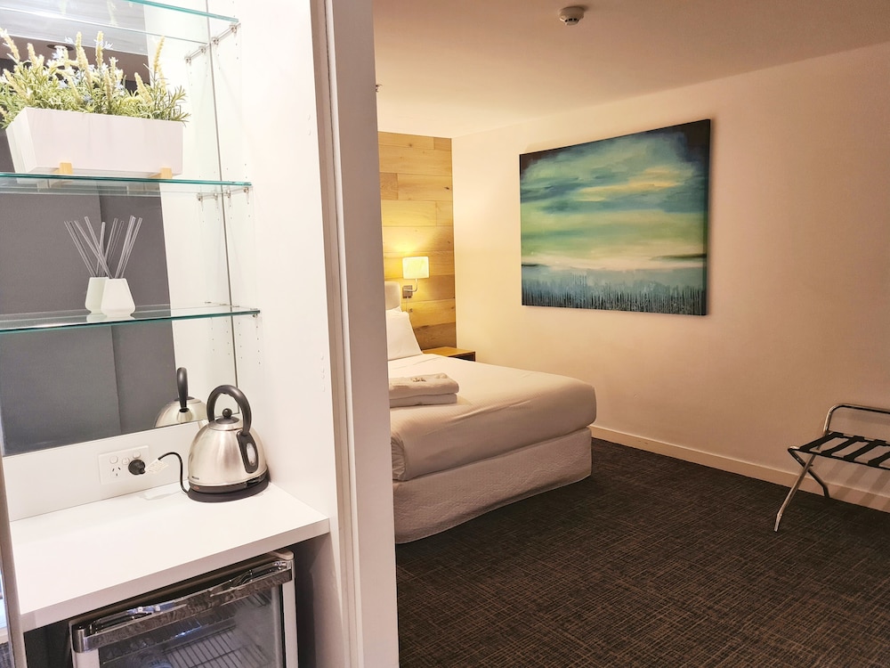 Crown Hotel Surry Hills 18/58