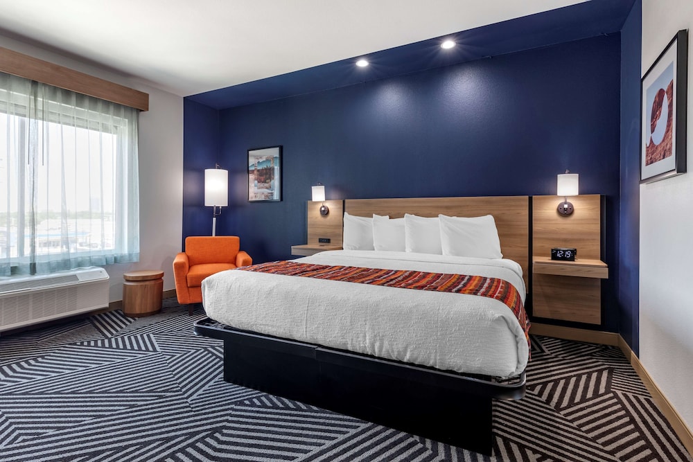 STANDARD, KING BED, ACCESSIBLE
