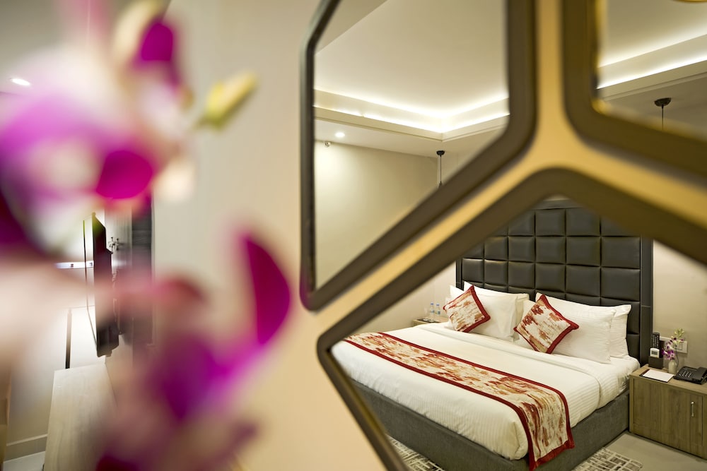 Regenta Central Noida 22/44