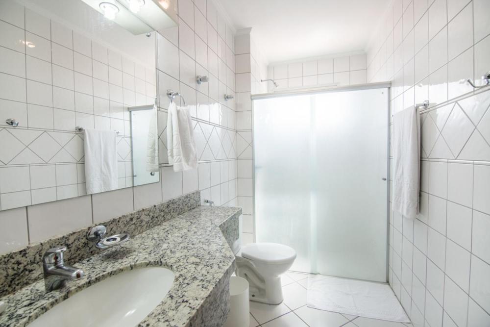 JR Hotel Marilia 49/50