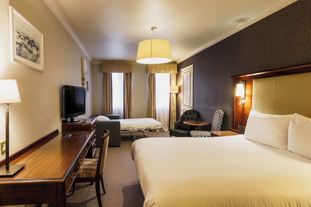 Mercure Southgate Hotel 12/49
