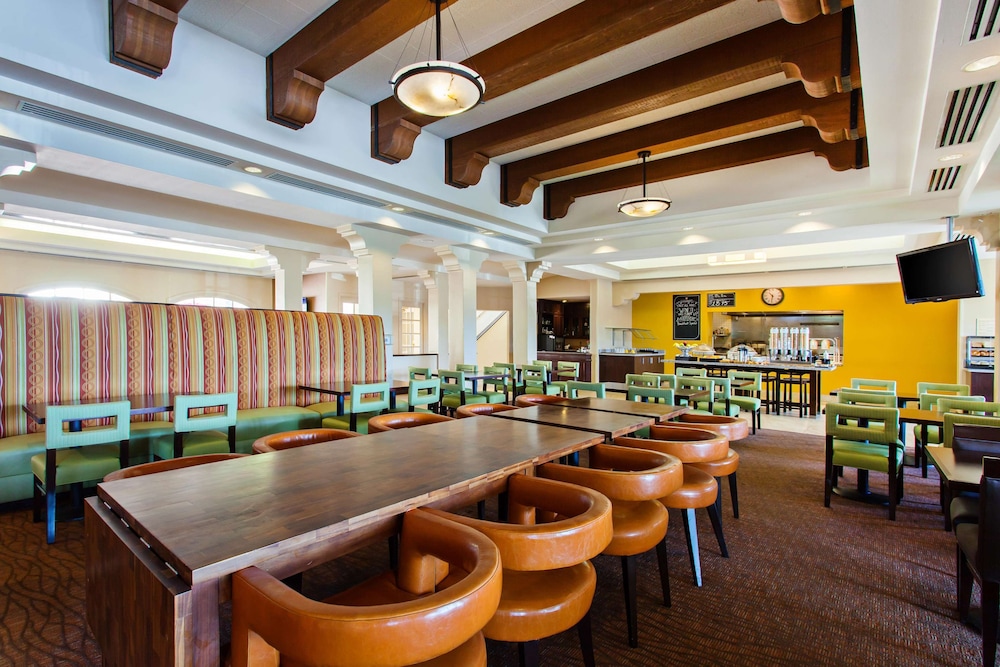 Hilton Garden Inn Valencia Six Flags 34/52