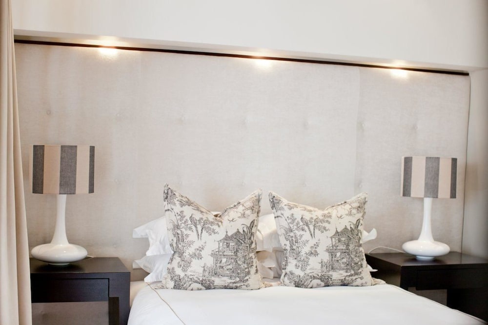 Banksia Boutique 46/49