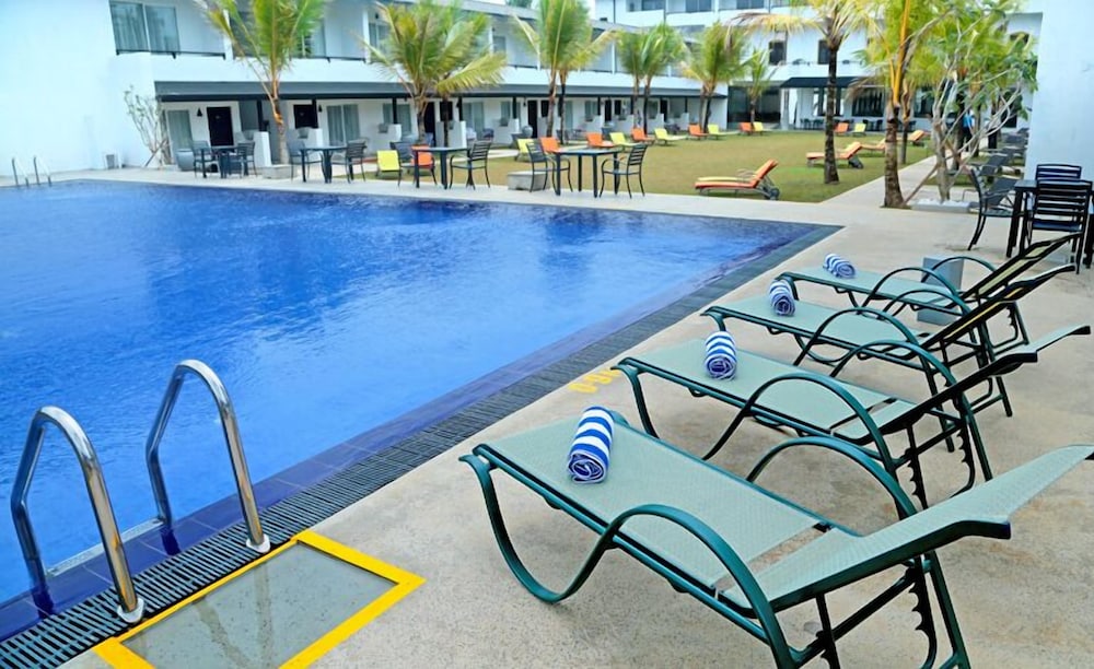 Coco Royal Beach Kalutara 18/25