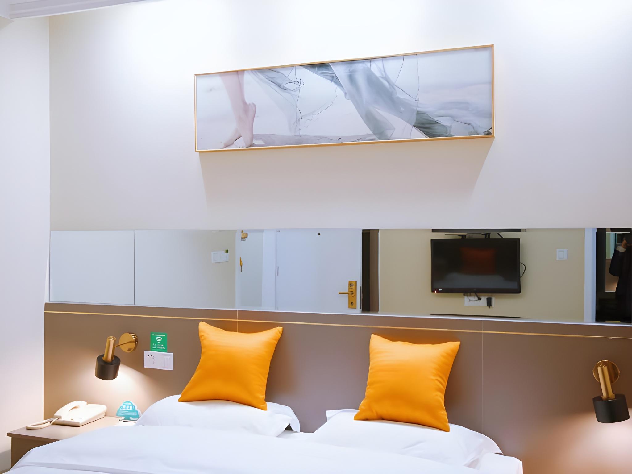 Deluxe, King Bed, Queen Bed