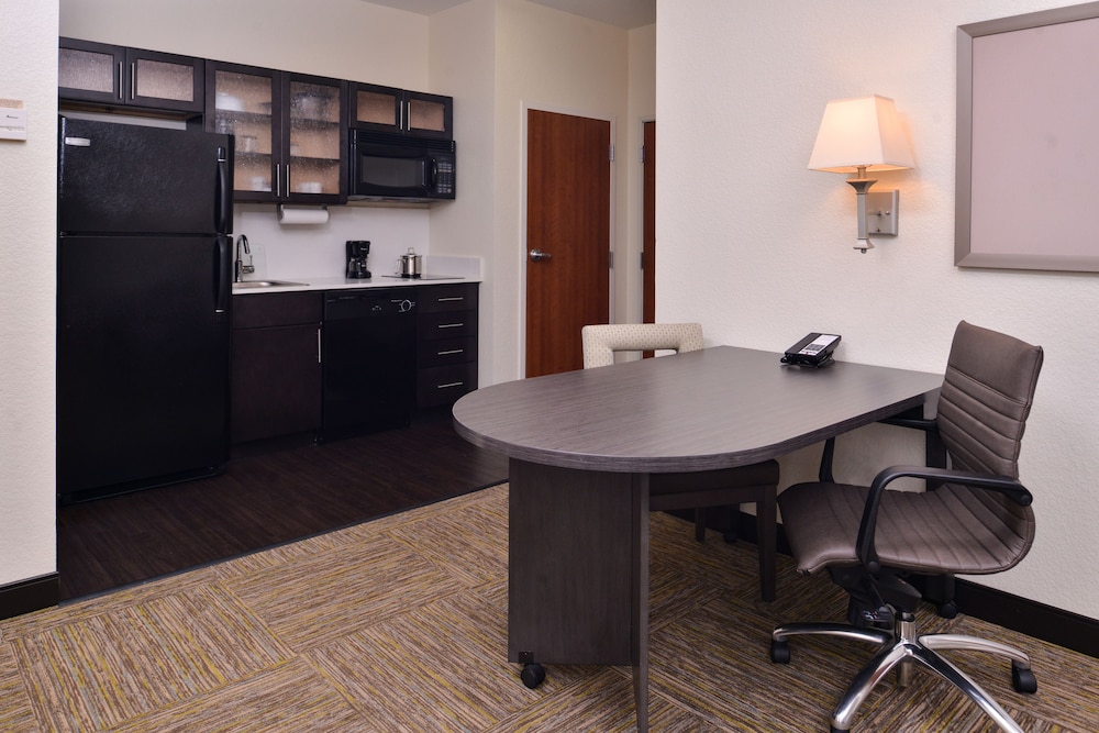 Candlewood Suites Terre Haute 40/49