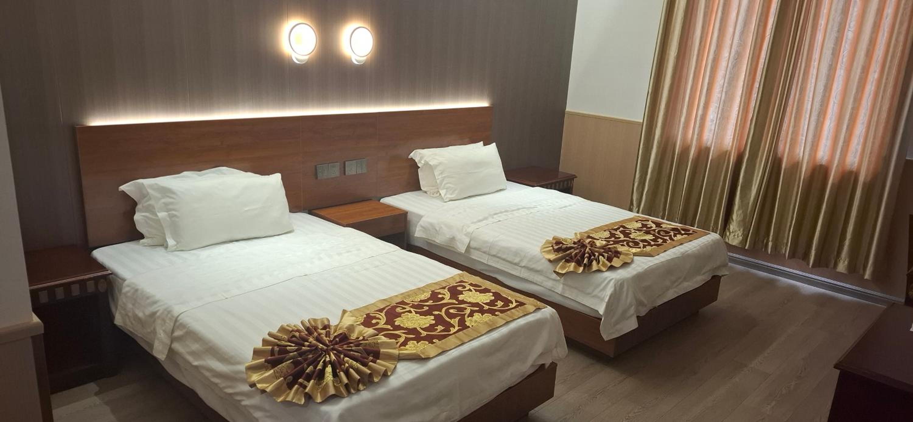 Room, Twin Beds