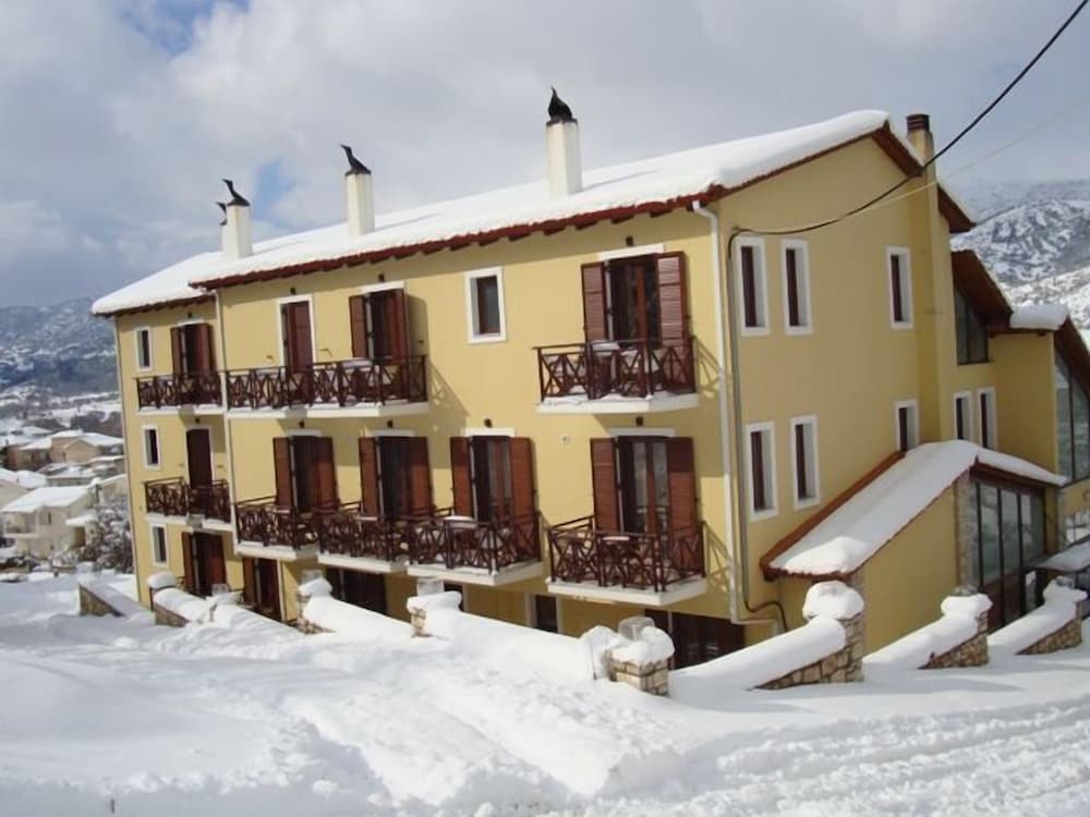 Ahilion Hotel 3/37