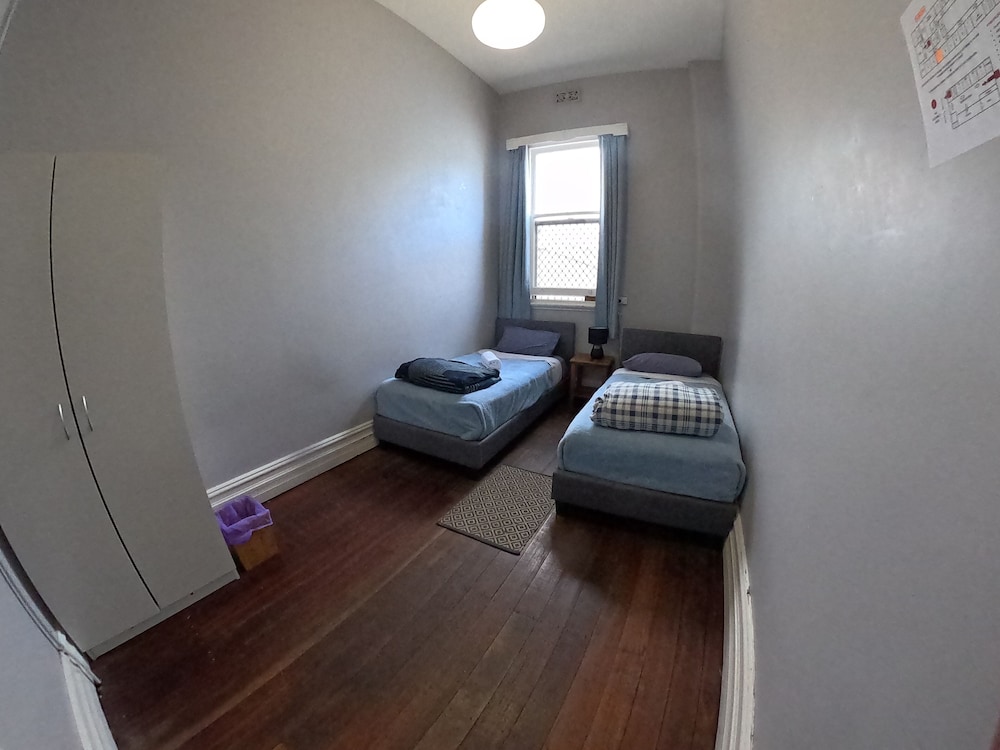 1849 Backpackers Hotel 25/50