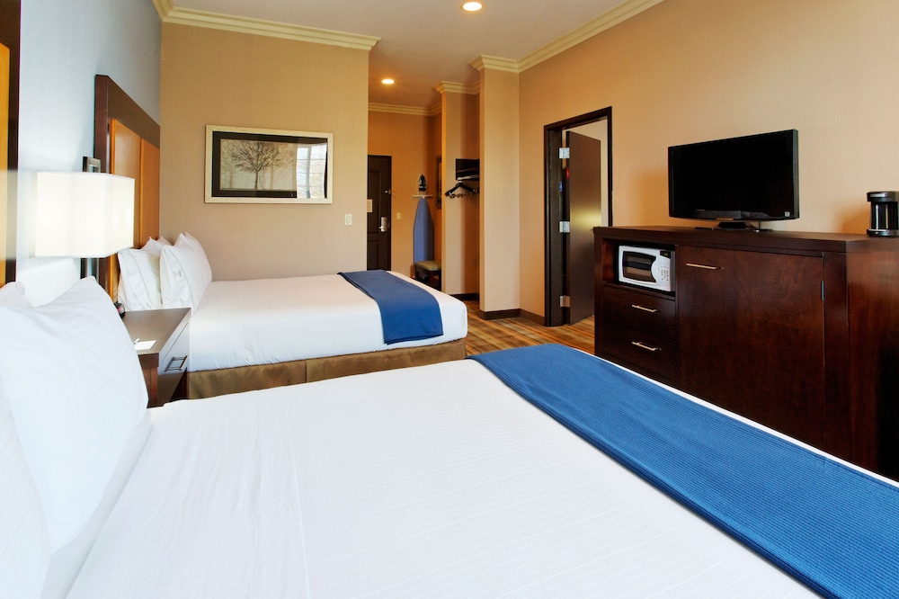 Holiday Inn Express Benicia 20/56