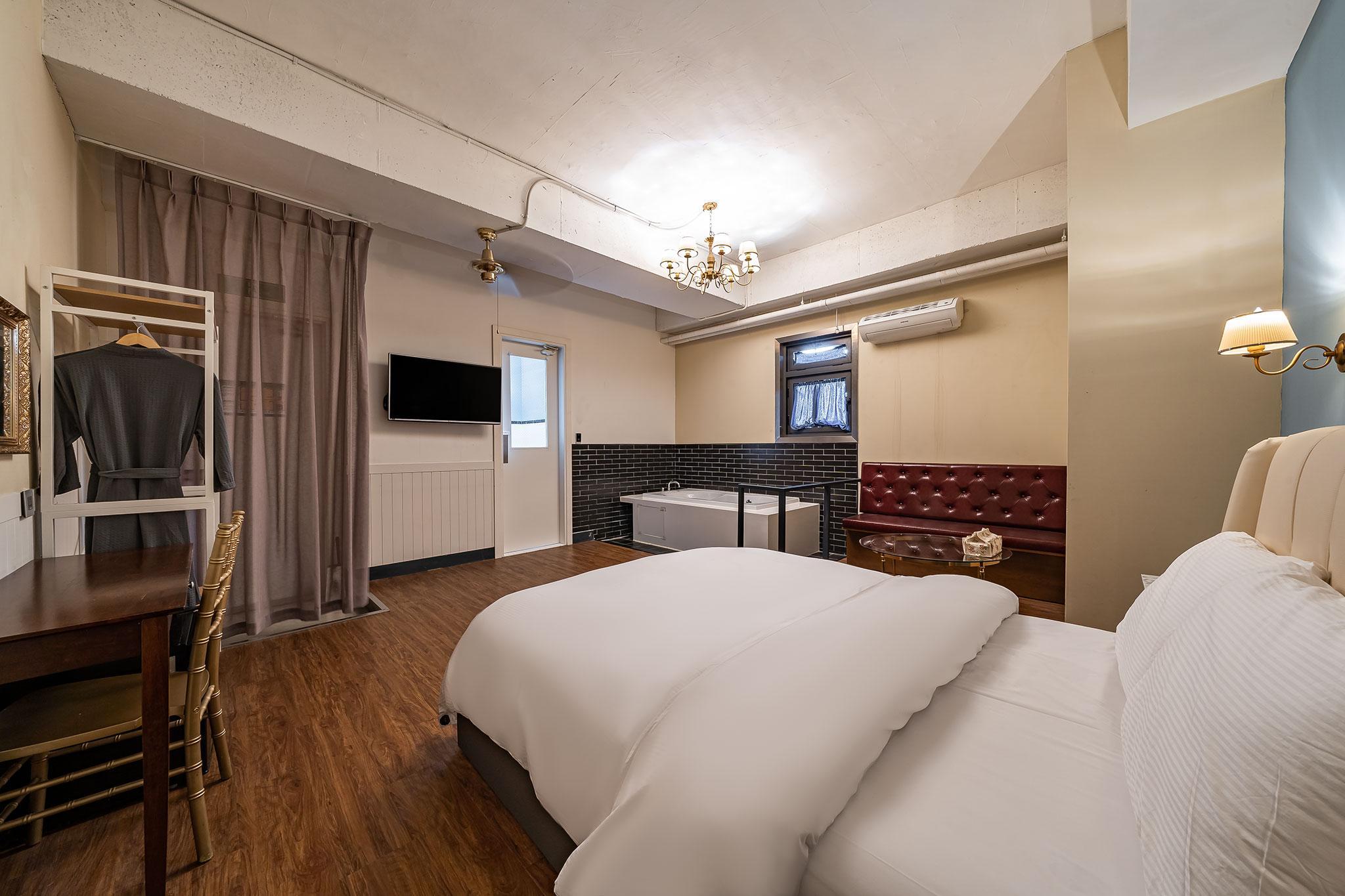 Design, Unique, Premium, Deluxe, Double Bed, Bathtub